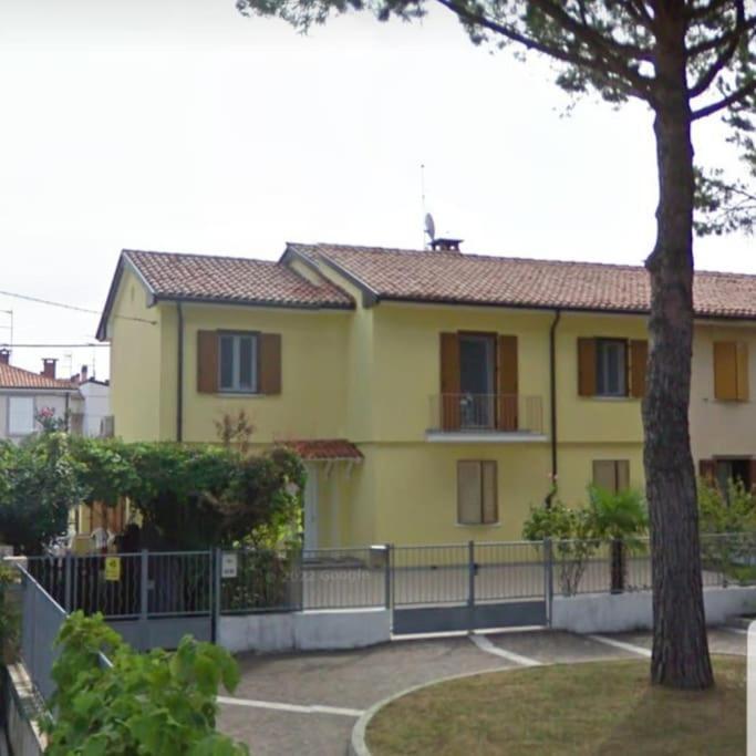 Casa Ellie - Casa Vacanze Con Giardino E Posto Auto Privati Grado Exterior foto